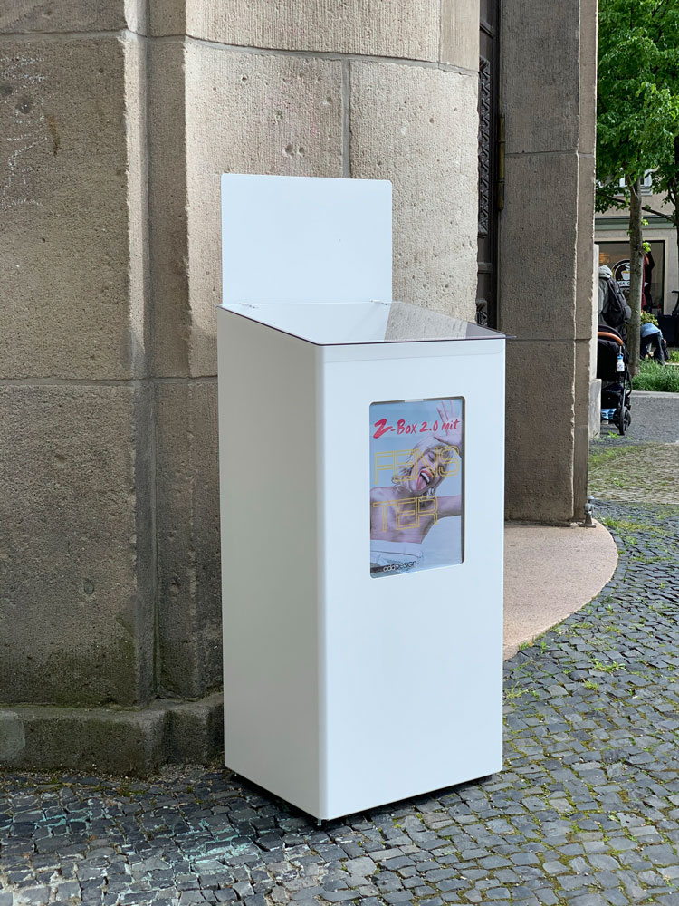 Zeitungsbox für eine VHS